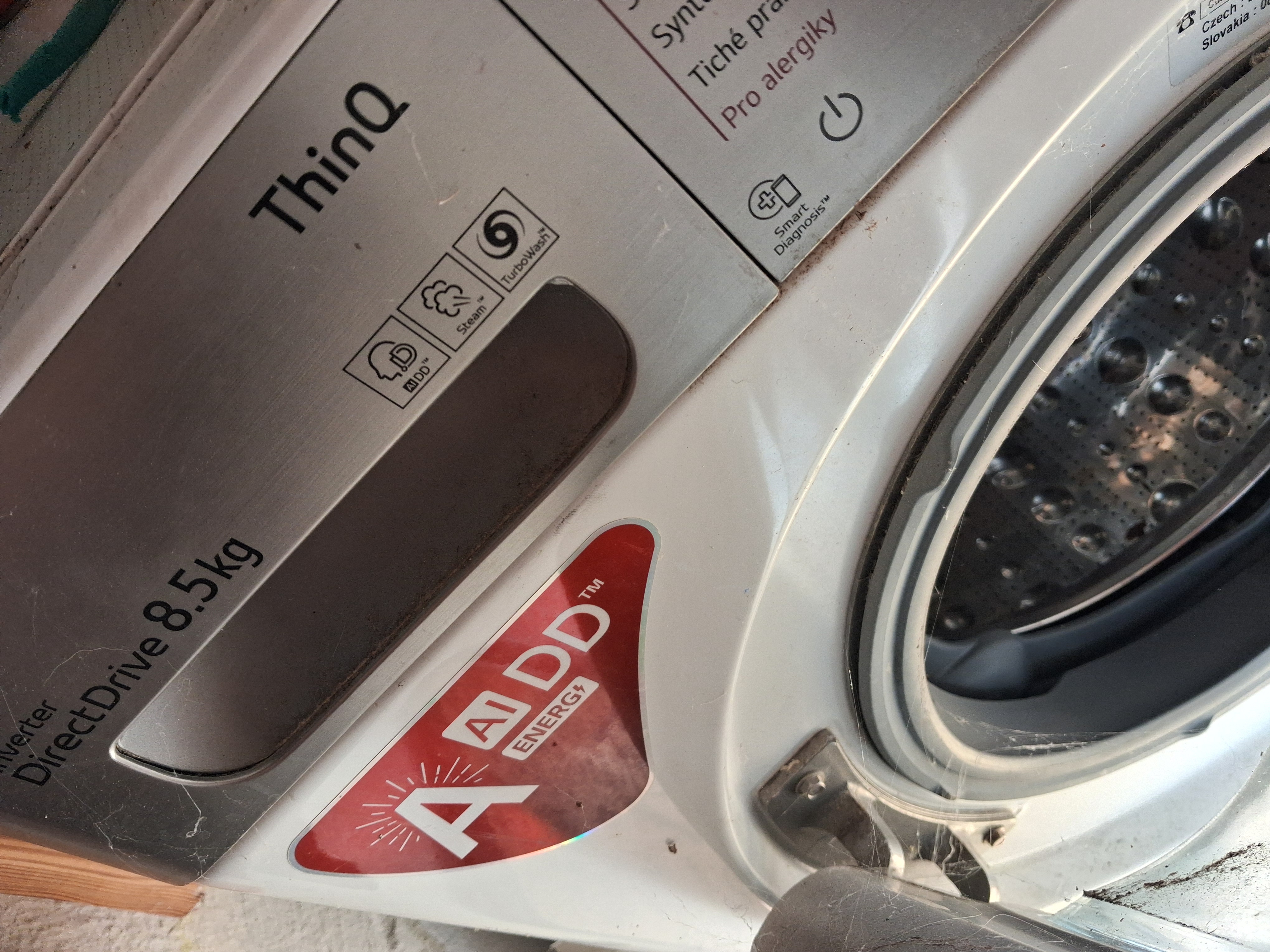 LG F72J9WN0W pračka 8.5kg s DirectDrive a ThinQ – fotografie 2