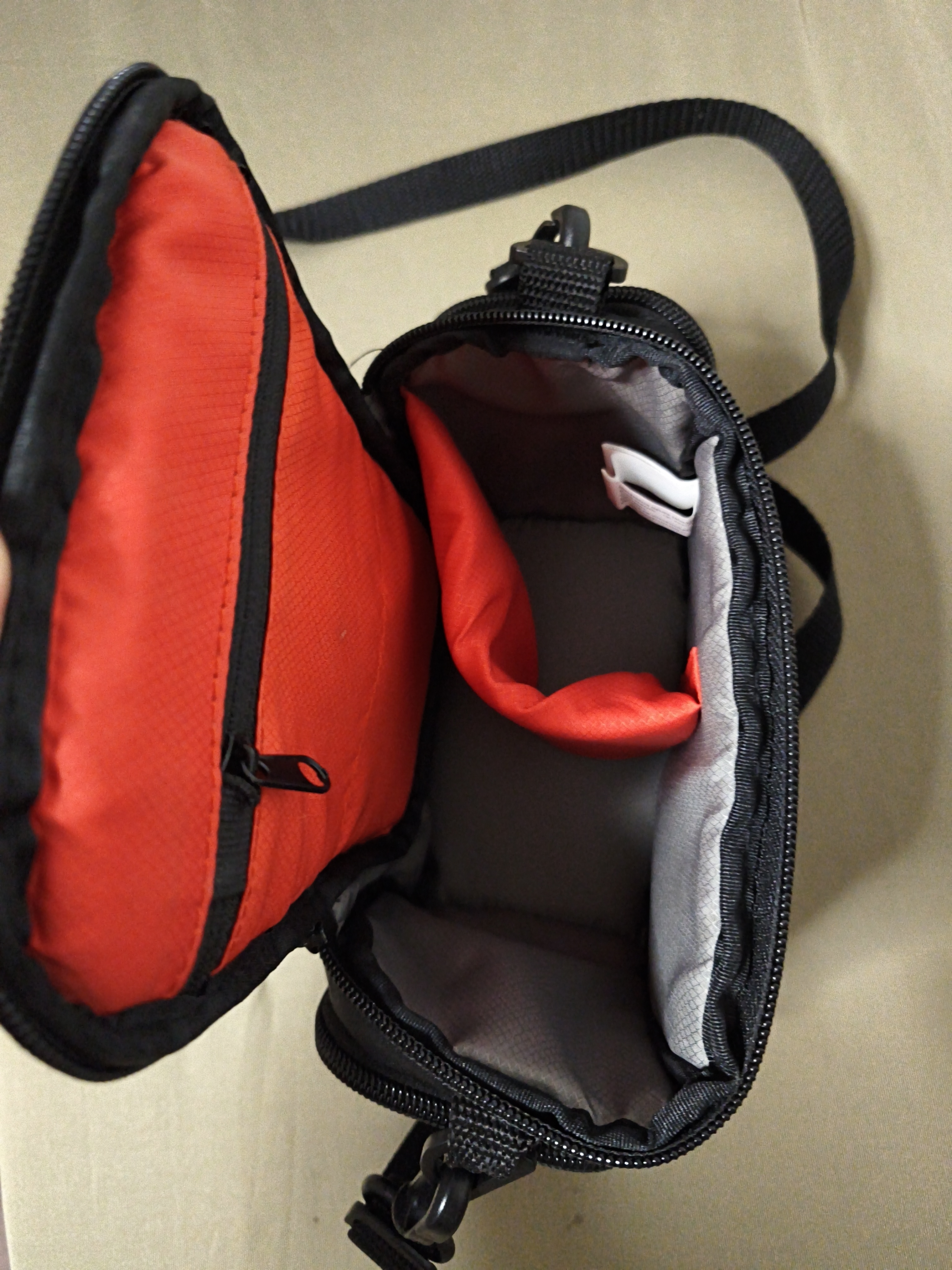 Case Logic brašna na fotoaparát – fotografie 3