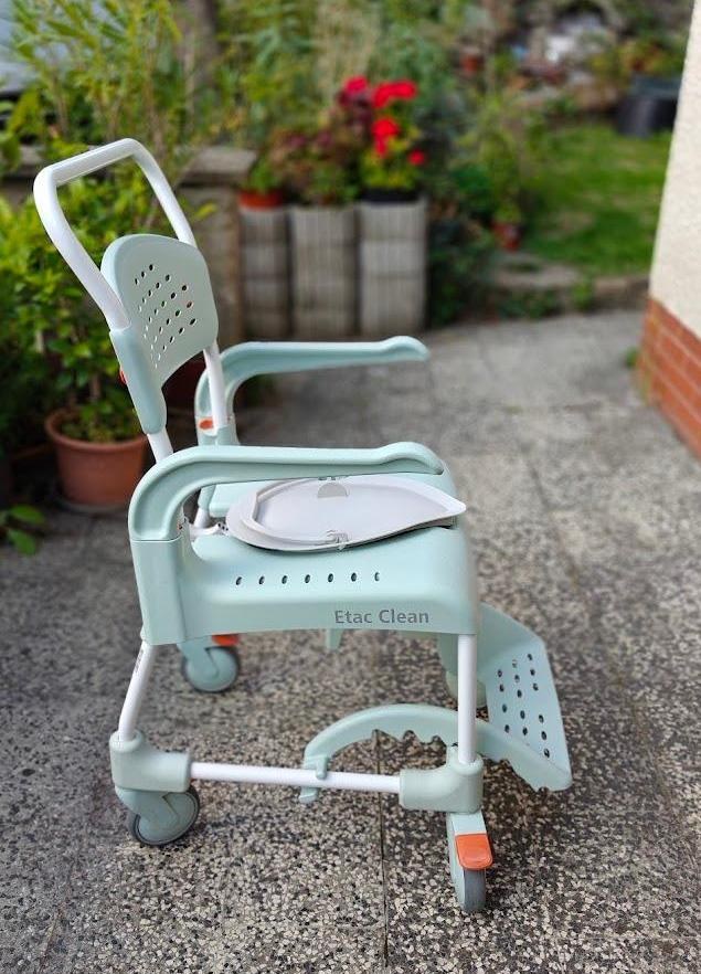 Komfortní toaletní a sprchovací křeslo Eta Clean – fotografie 1