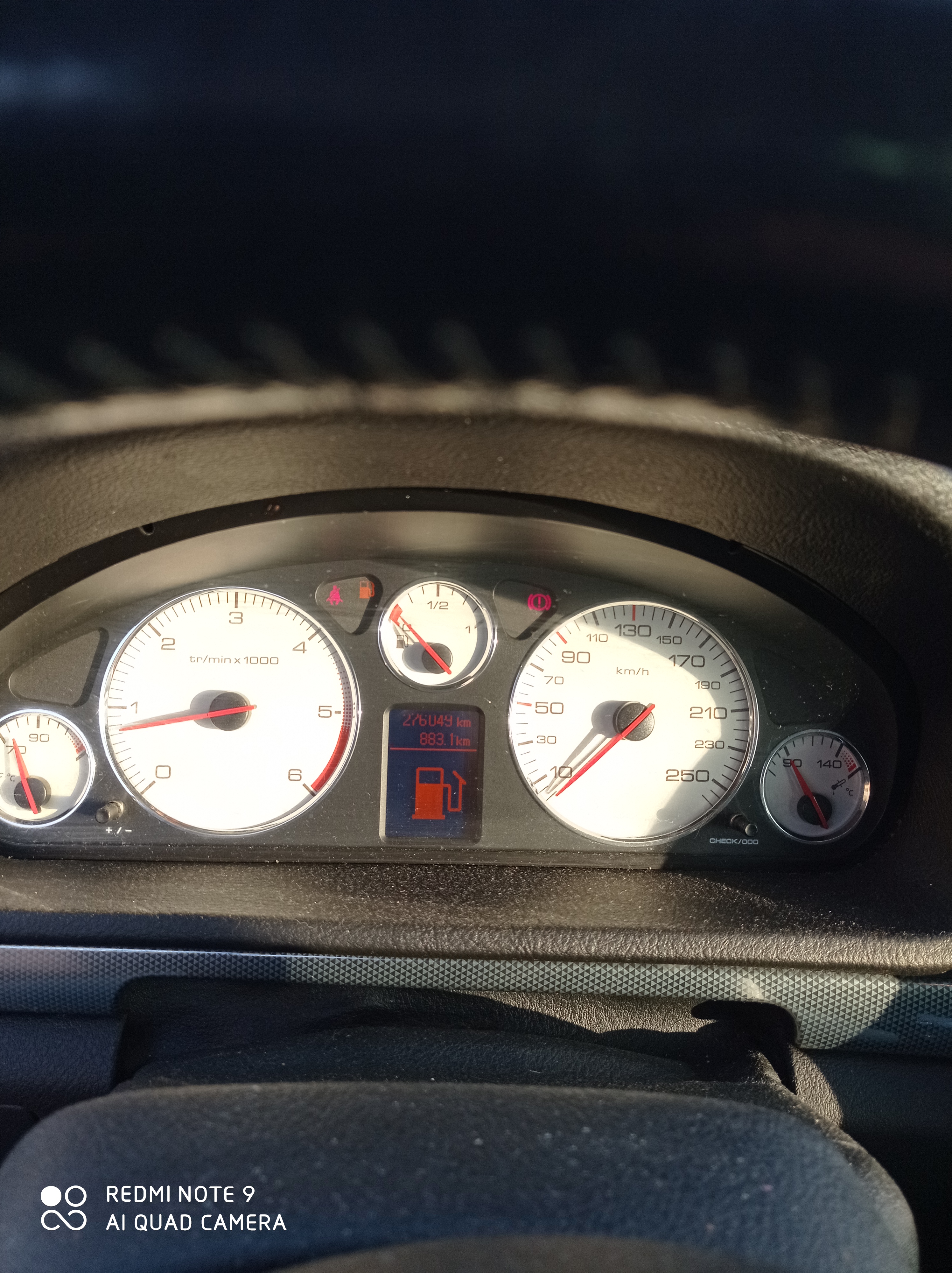 Peugeot 407 SW stříbrné barvy – fotografie 4